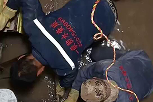 遂宁电梯井堵漏施工视频